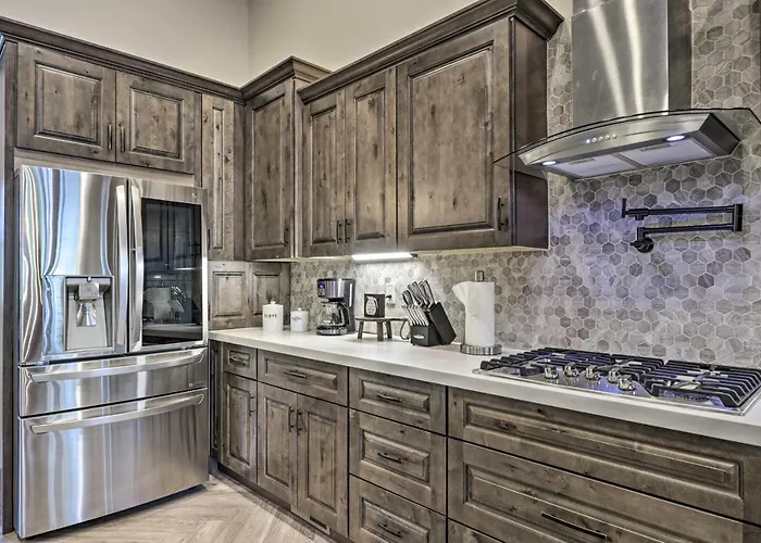 Stylish W/ Expansive Deck In Show Low! Holiday home *