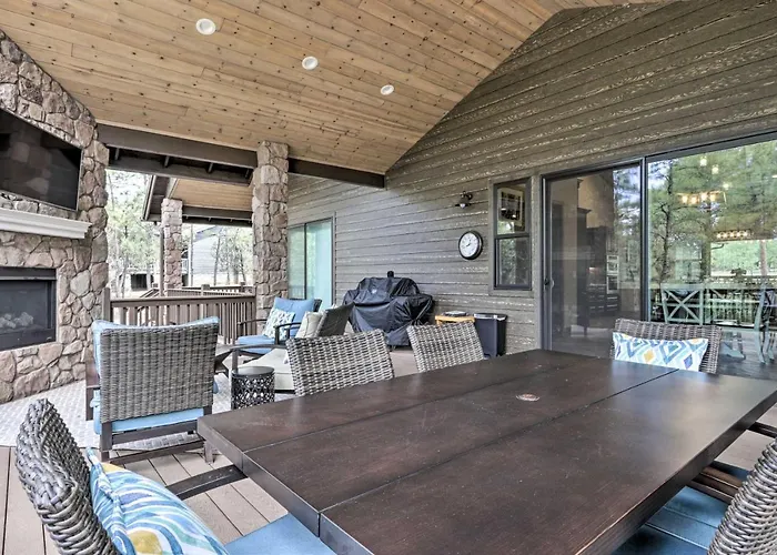 Stylish W/ Expansive Deck In Show Low! Holiday home *