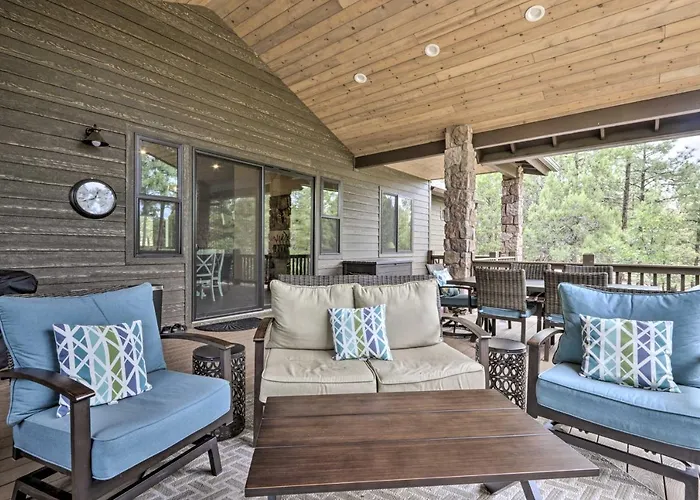 Stylish W/ Expansive Deck In Show Low! Holiday home Show Low